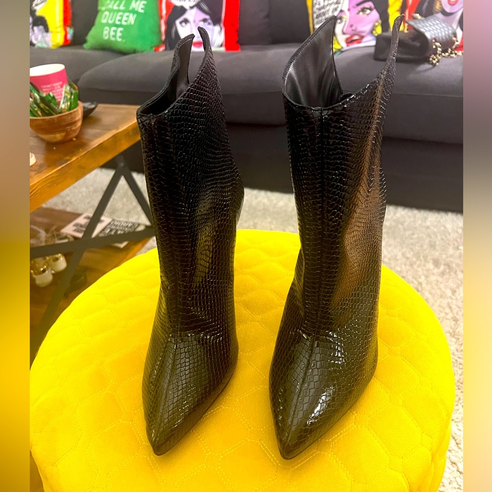 Aqua ankle high heel booties - size 10. Never worn